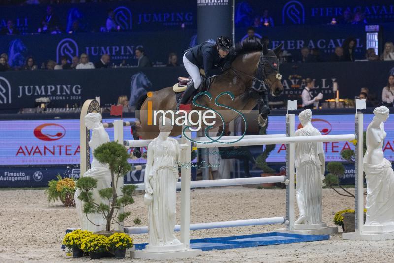 Schnieper Barbara (SUI) riding Toronto Raptor_Verona_20241109_SS358417.jpg